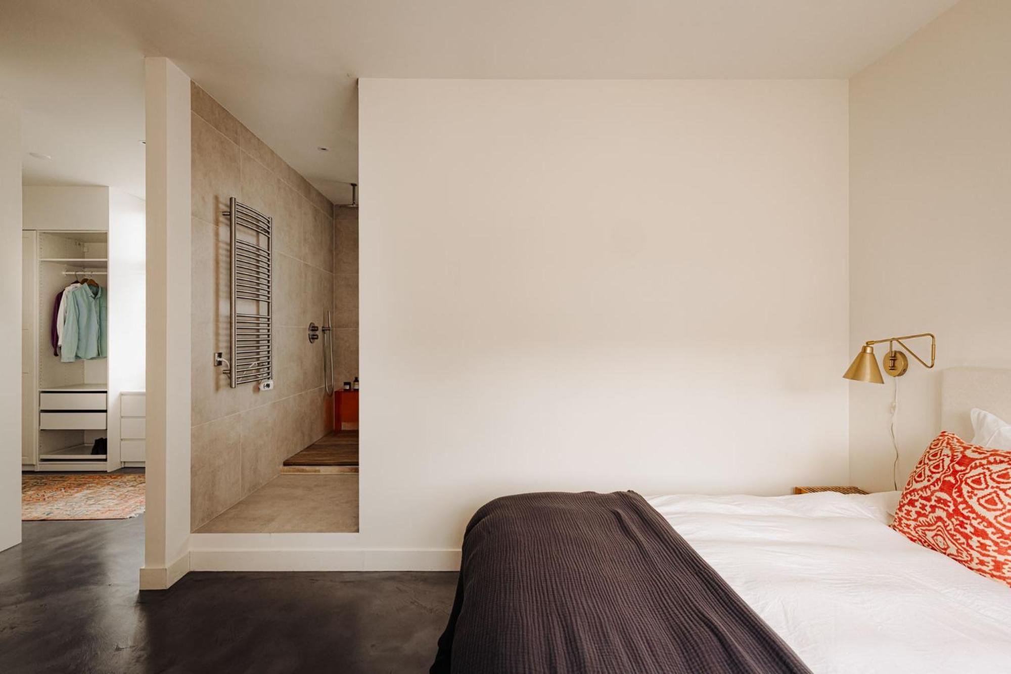 Apartment The Mannequin Residence- What'app - #0049-1551-0648-086 For Bookings!